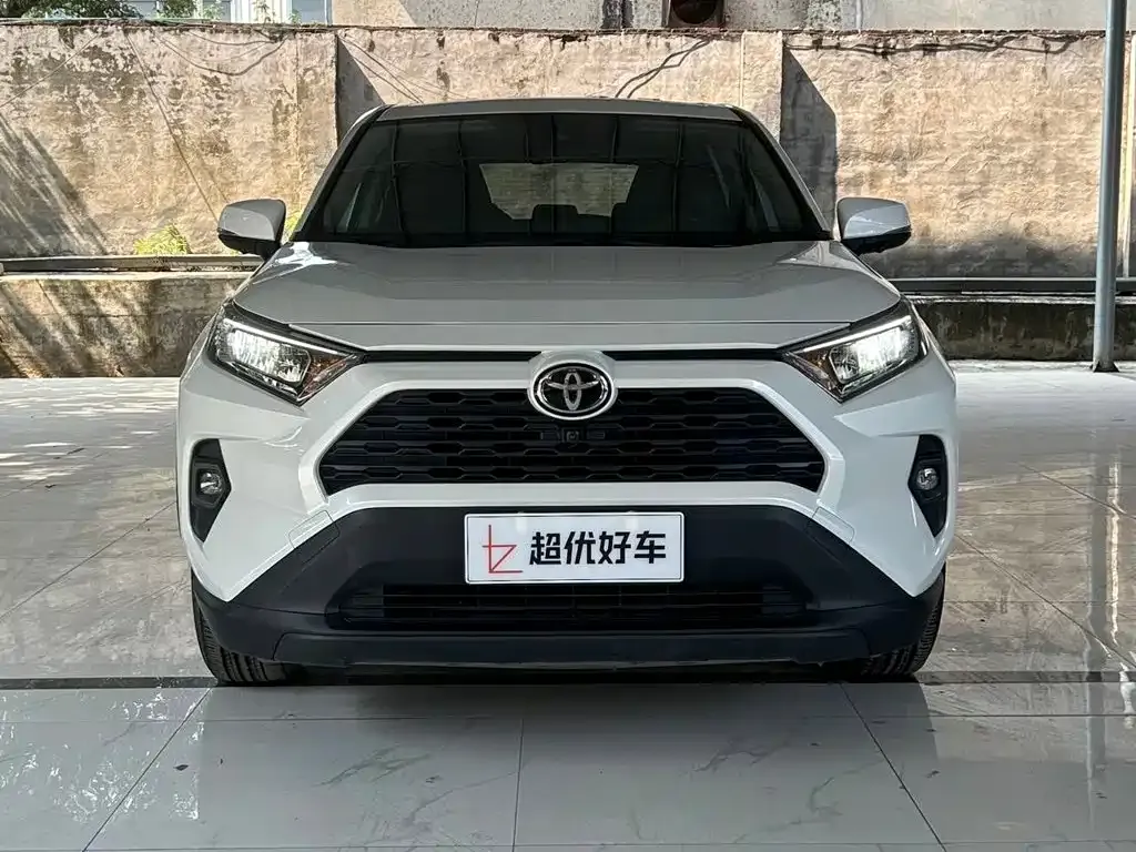 Toyota RAV4 — фото 10