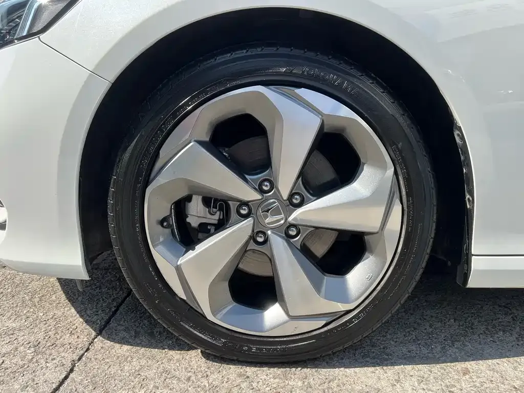 Honda Accord — фото 7