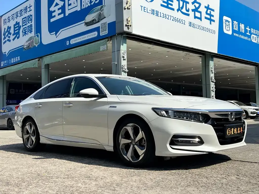 Honda Accord — фото 10