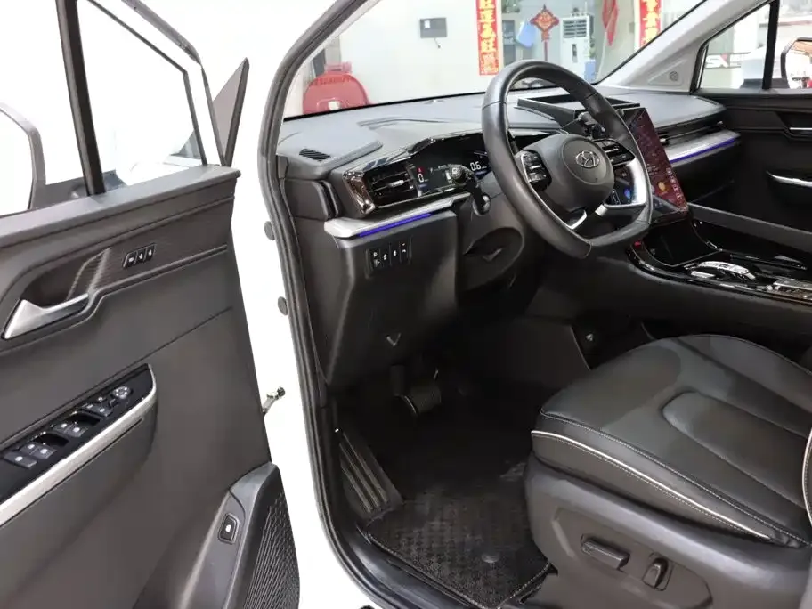 Hyundai Custo — фото 10