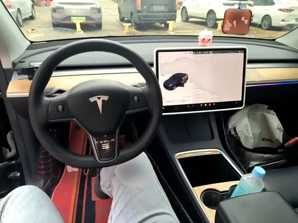 Tesla Model Y — фото 4