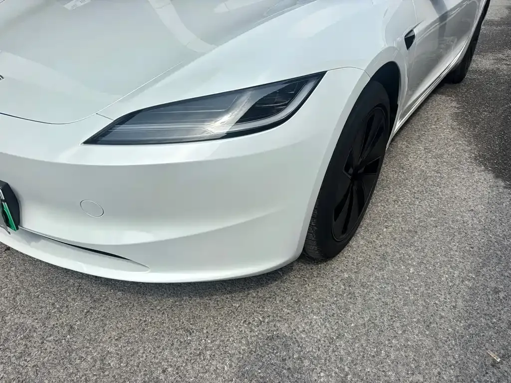Tesla Model 3 — фото 3