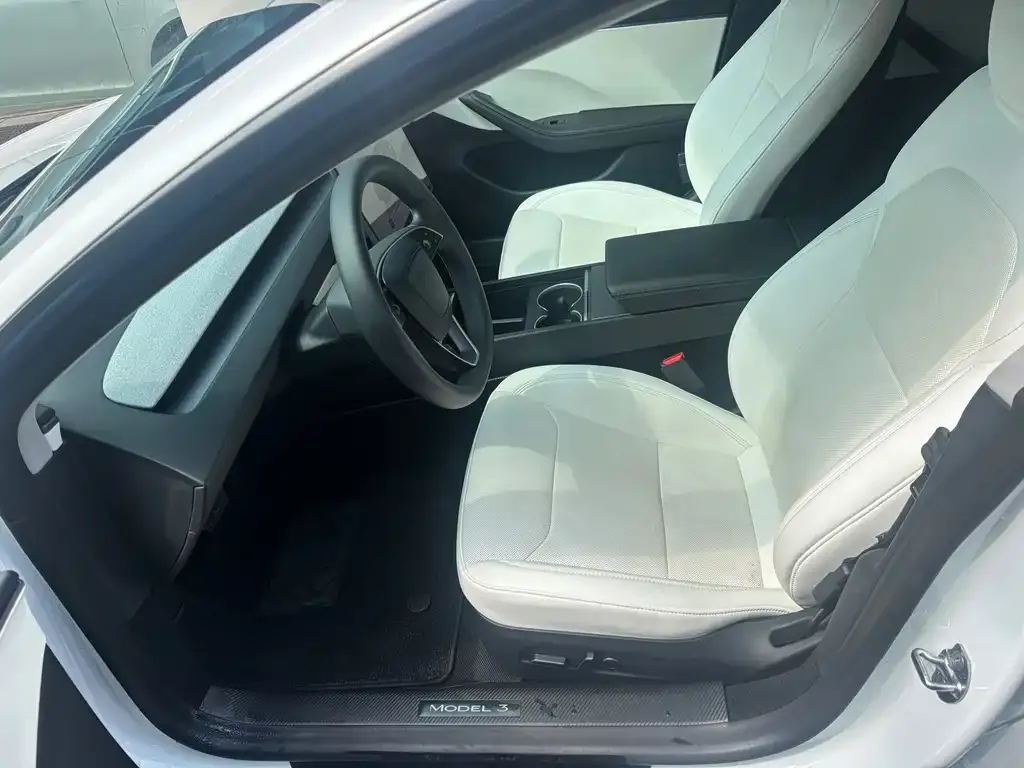 Tesla Model 3 — фото 6