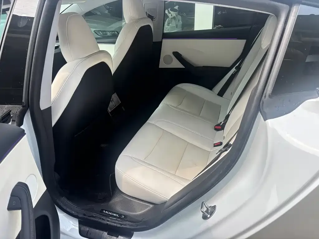 Tesla Model 3 — фото 4