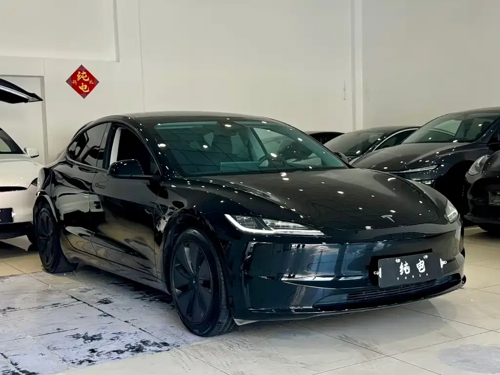 Tesla Model 3 — фото 4