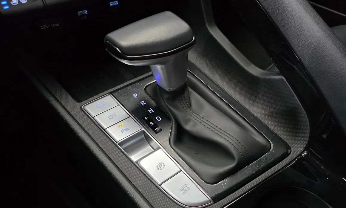 Hyundai AVANTE — фото 8