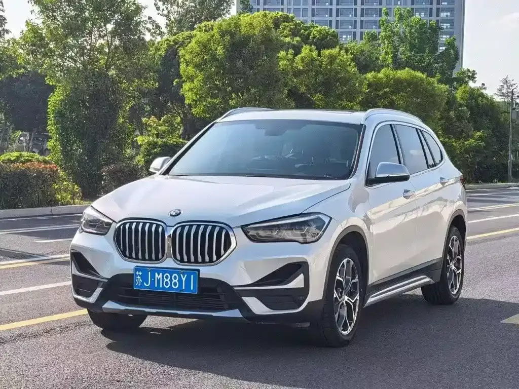 BMW X1 — фото 1