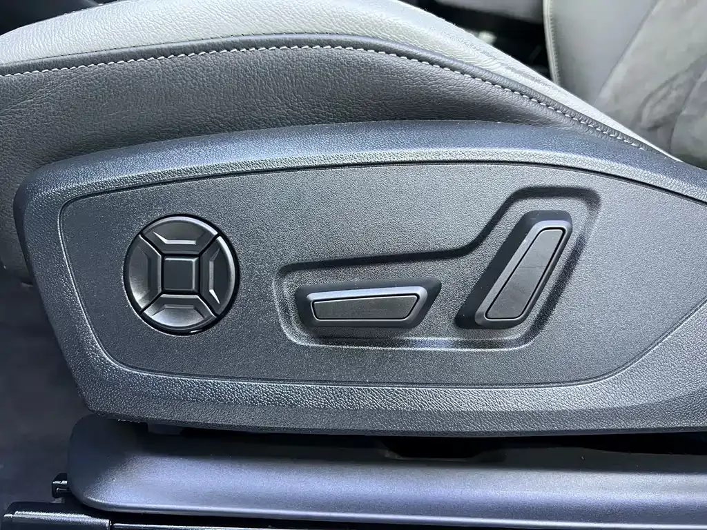 Audi Q3 — фото 9