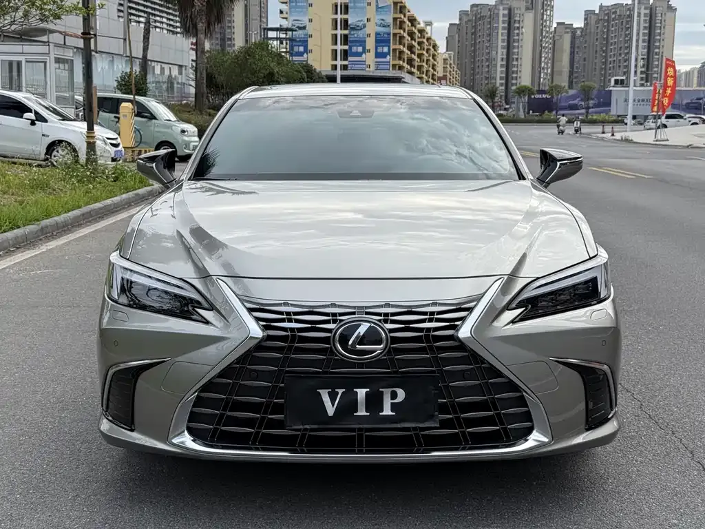 Lexus ES — фото 10