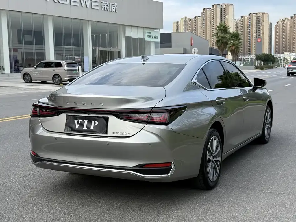 Lexus ES — фото 4