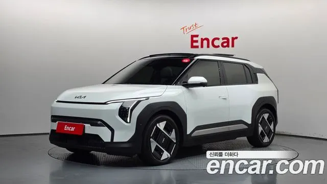 Kia EV3 — фото 1