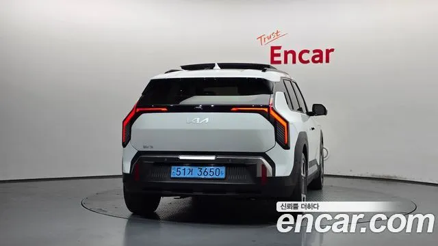Kia EV3 — фото 4