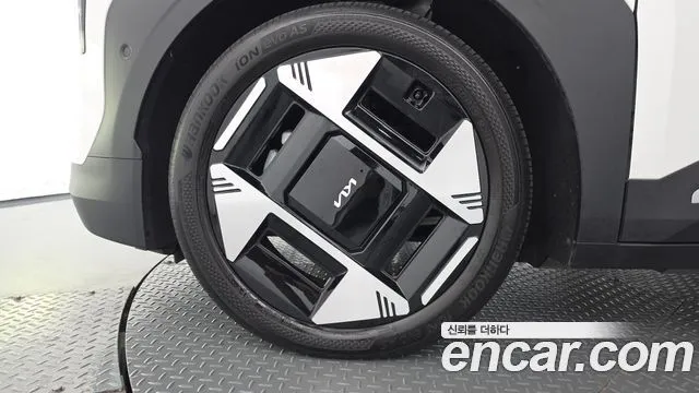 Kia EV3 — фото 9