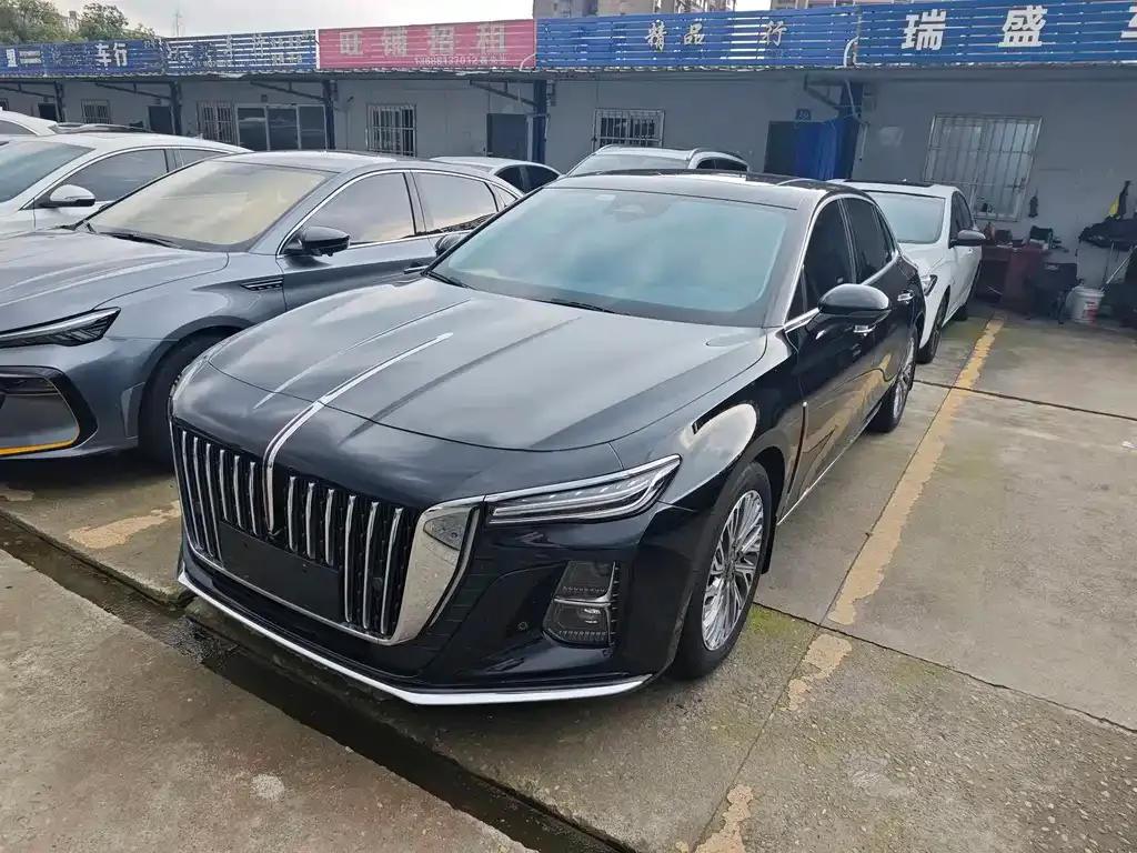Hongqi H5 — фото 1