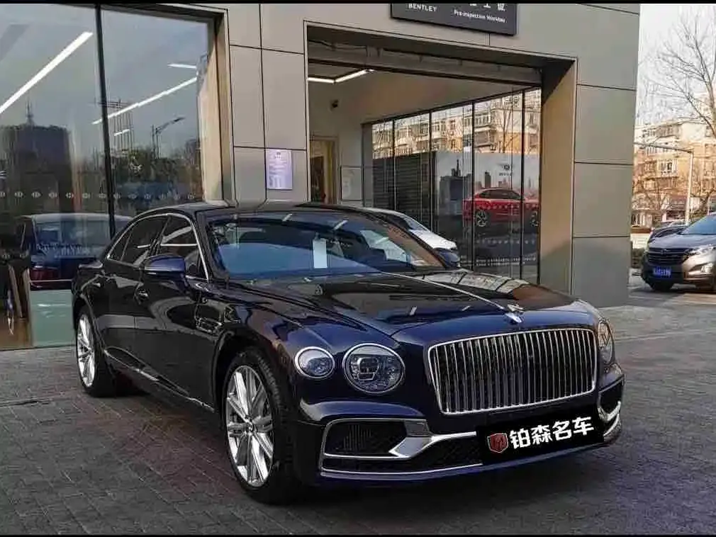 Bentley Flying Spur — фото 4