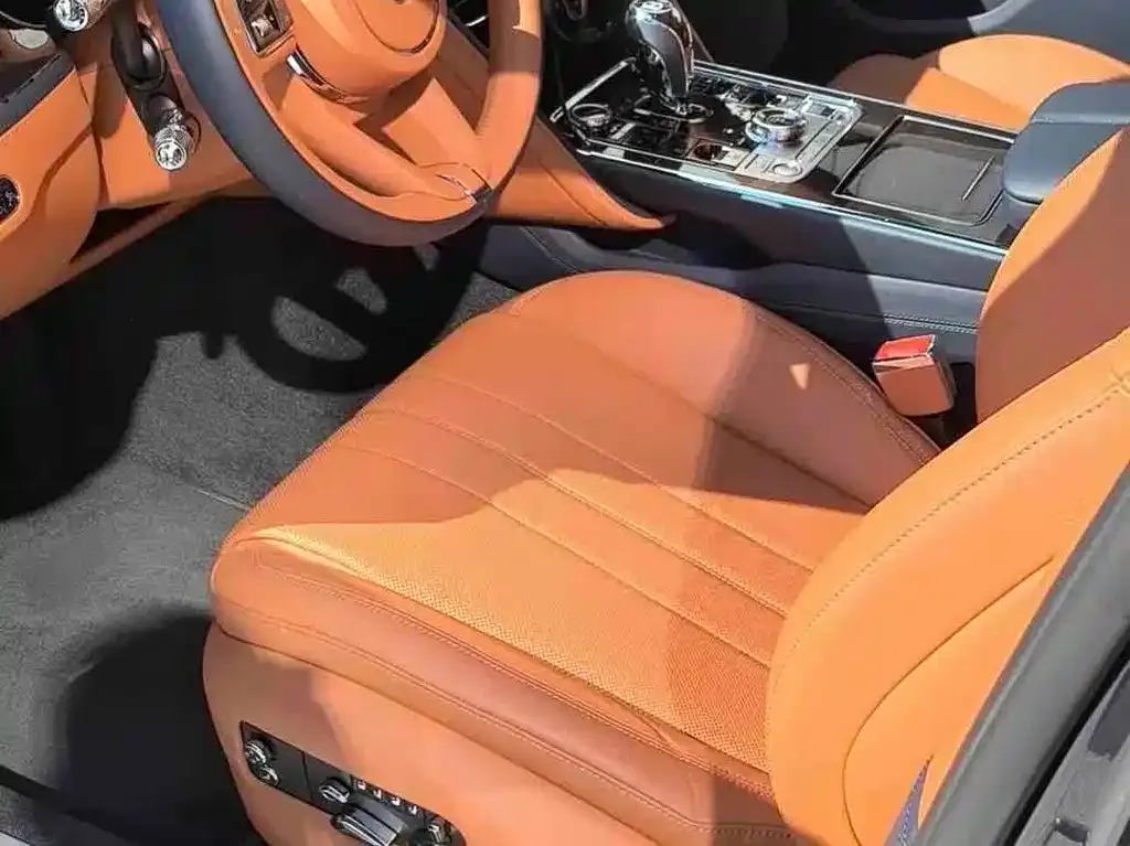 Bentley Flying Spur — фото 5
