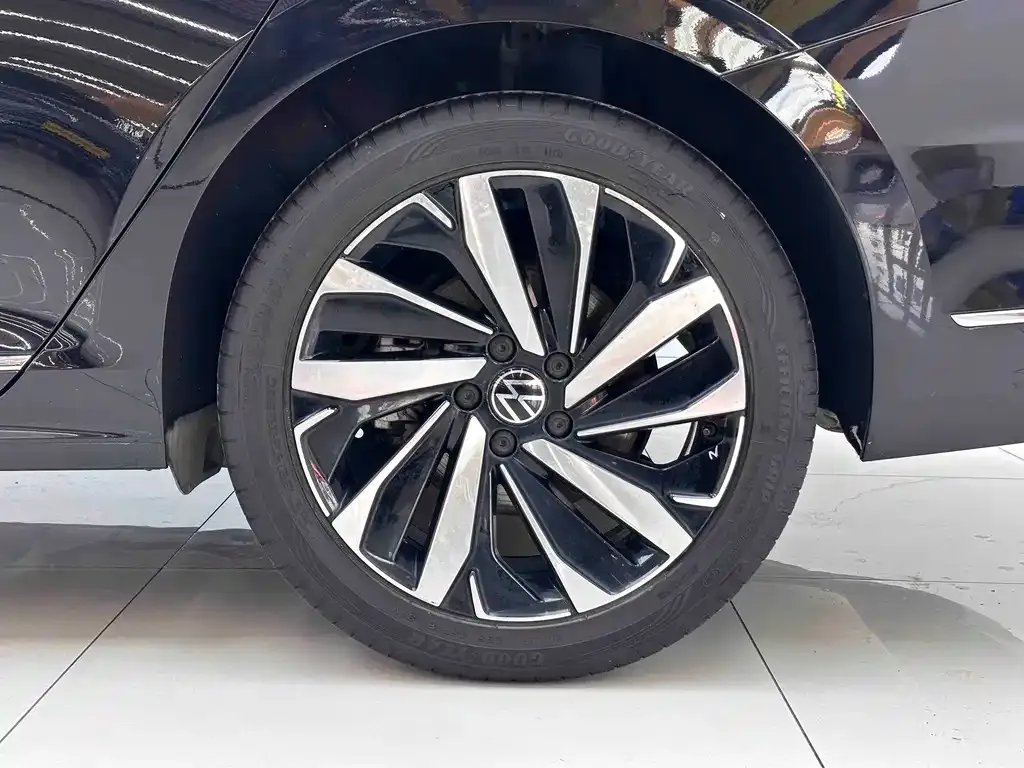 Volkswagen Passat — фото 10