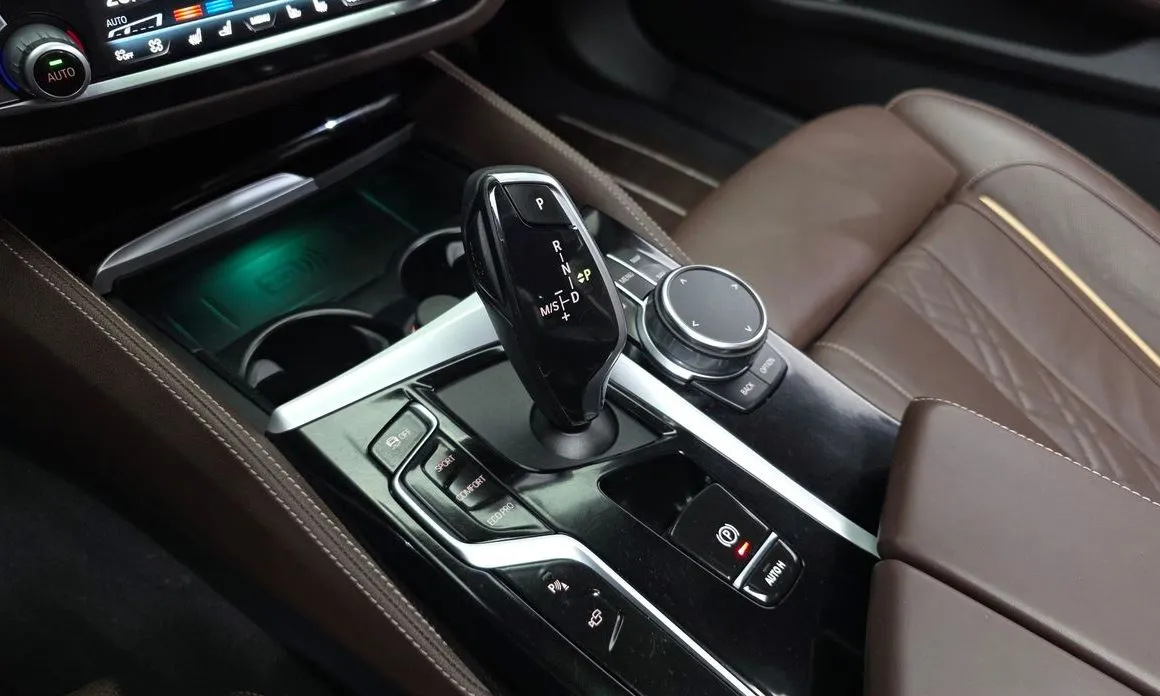 BMW 5-Series — фото 9