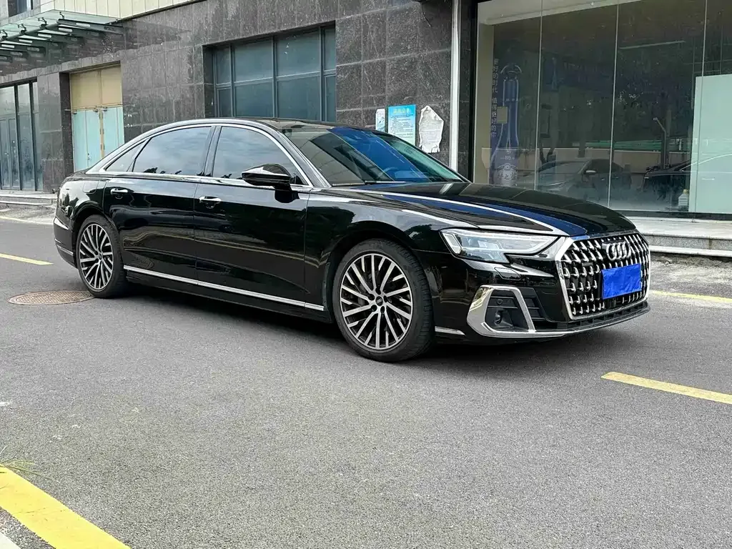 Audi A8 — фото 5