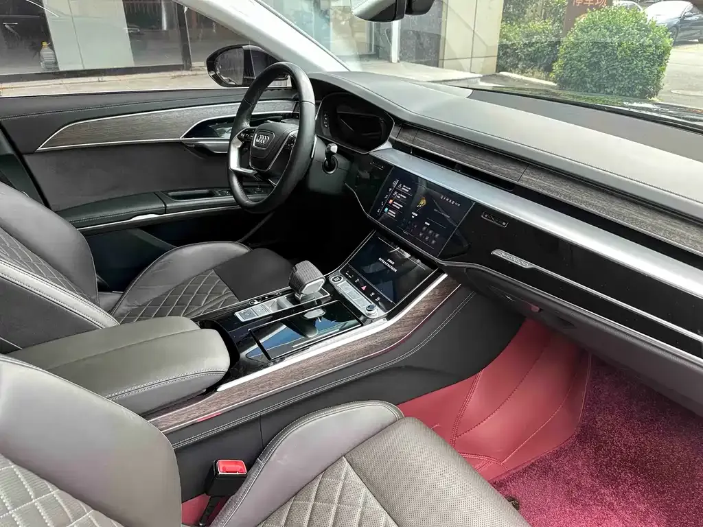 Audi A8 — фото 2