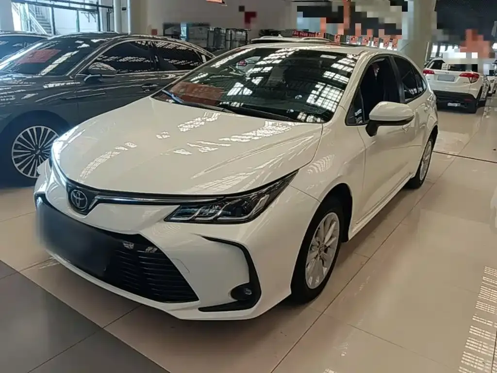 Toyota Corolla — фото 1
