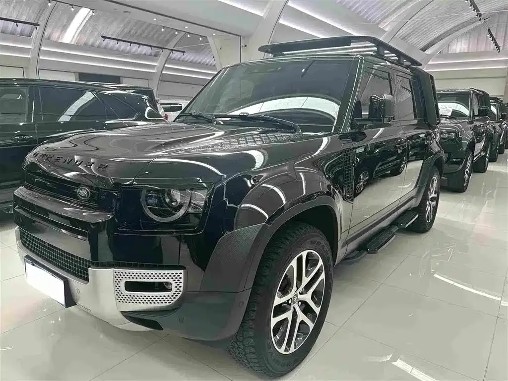 Land Rover Defender — фото 1