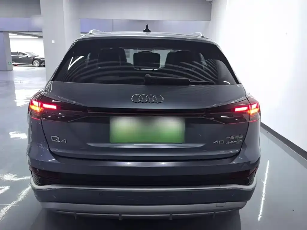Audi Q4 e-tron — фото 8