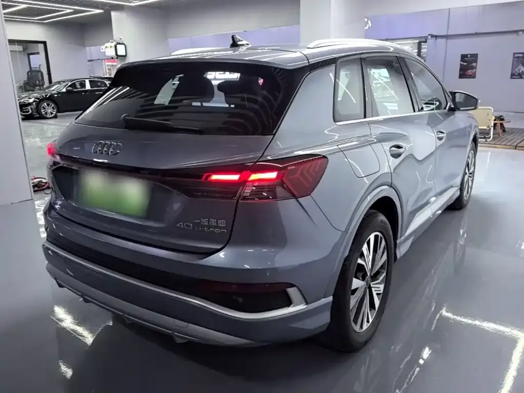 Audi Q4 e-tron — фото 9