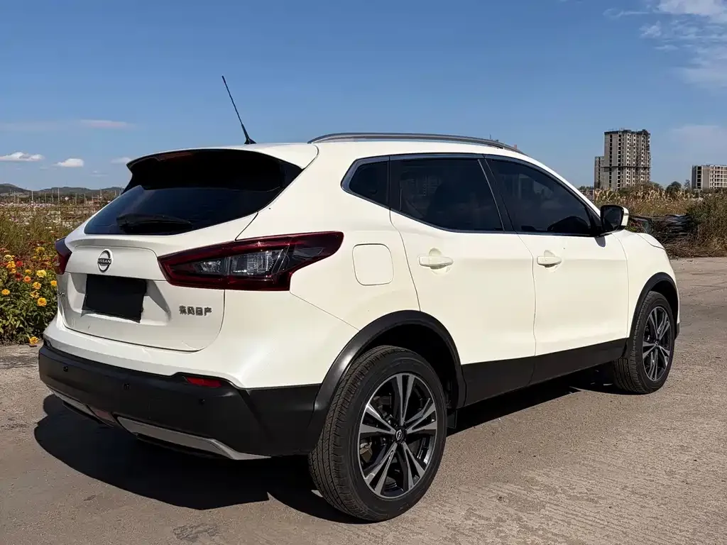 Nissan Qashqai — фото 9