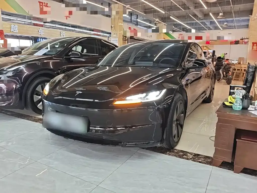 Tesla Model 3 — фото 10