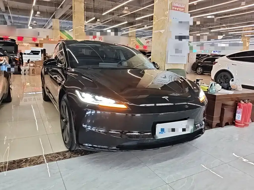 Tesla Model 3 — фото 2