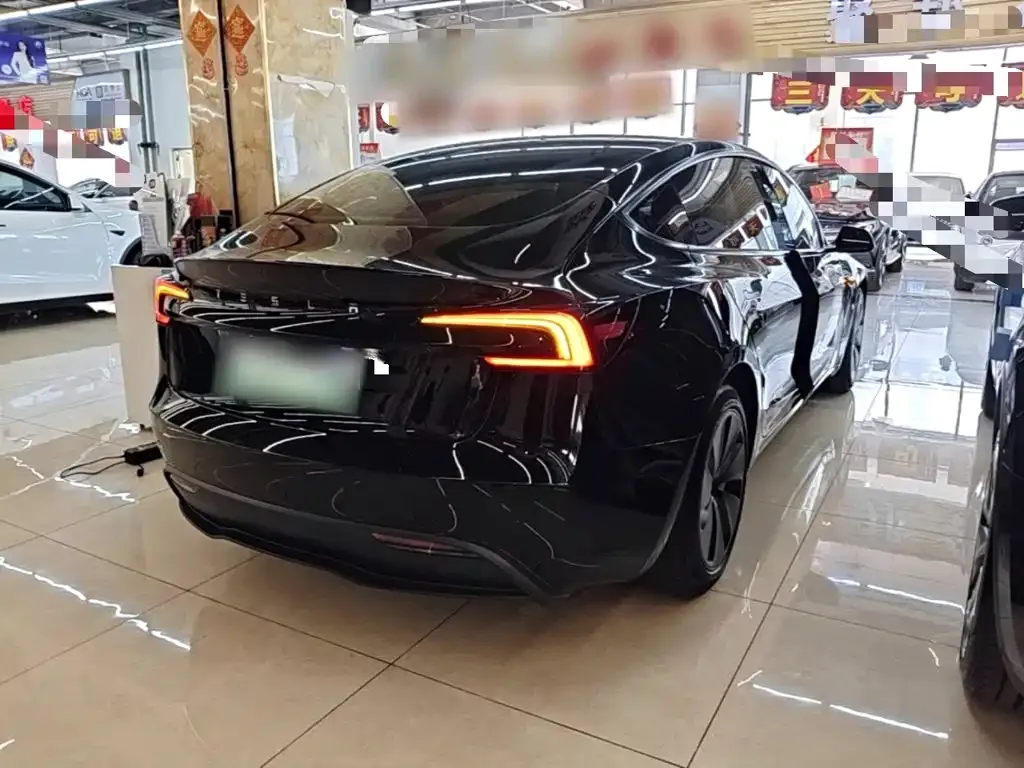Tesla Model 3 — фото 4