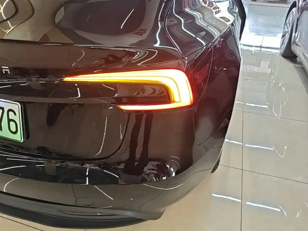 Tesla Model 3 — фото 6