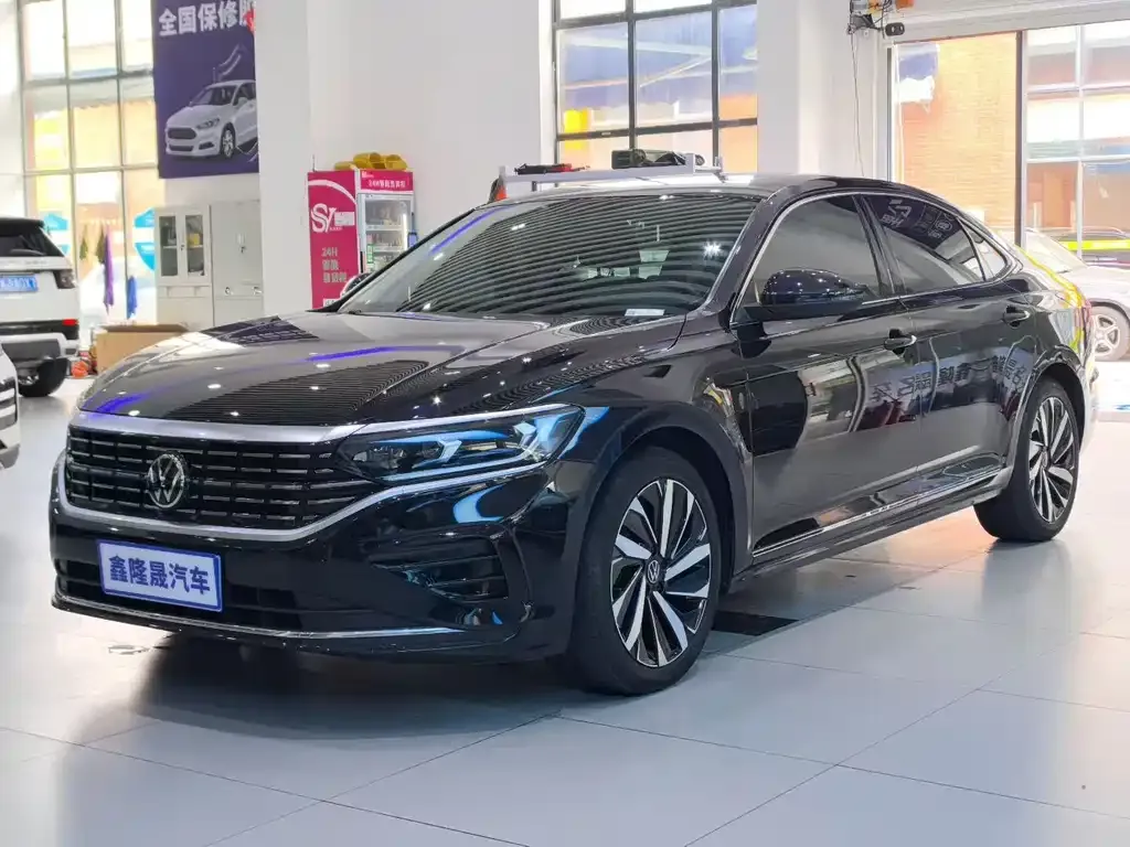 Volkswagen Passat — фото 1