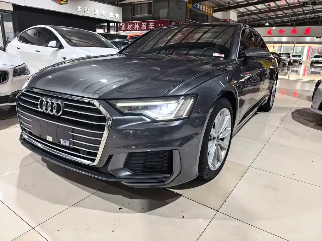 Audi A6L — фото 1