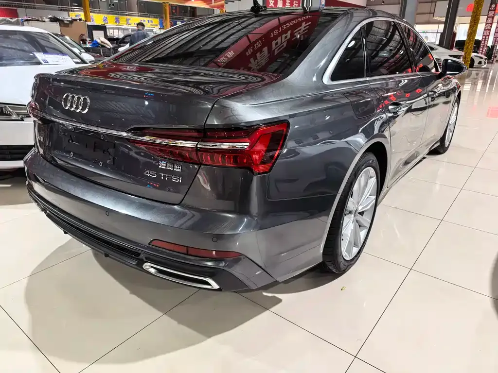 Audi A6L — фото 8