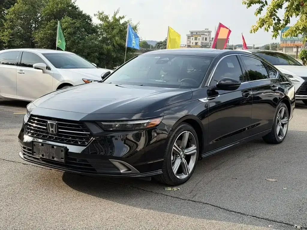 Honda Accord — фото 1