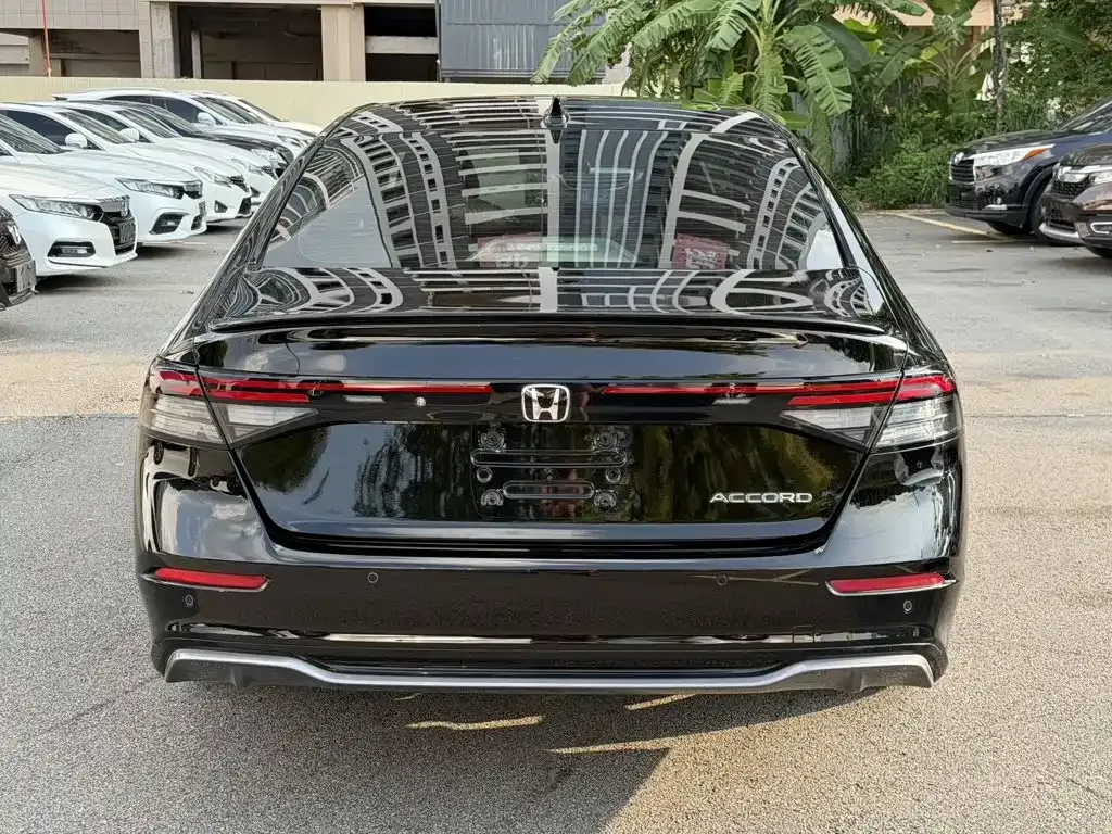 Honda Accord — фото 7