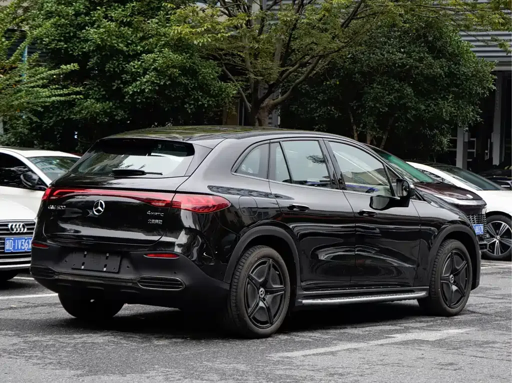 Mercedes-Benz EQE SUV — фото 8