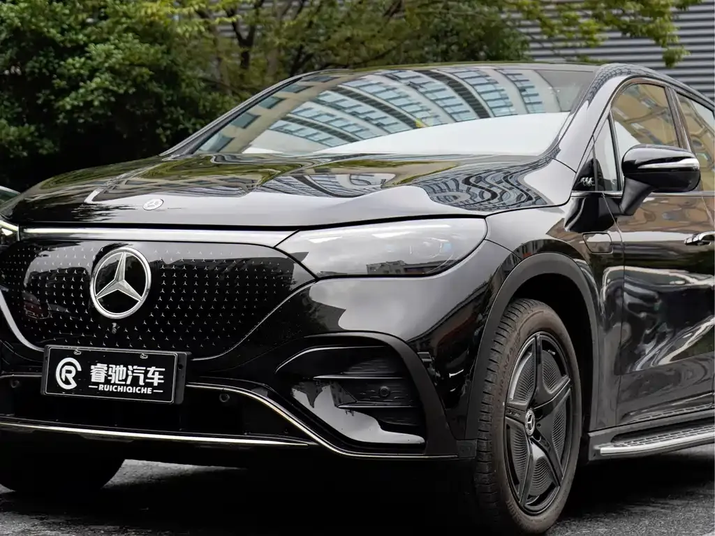 Mercedes-Benz EQE SUV — фото 3