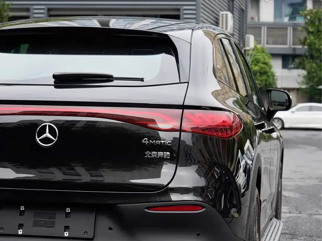 Mercedes-Benz EQE SUV — фото 2