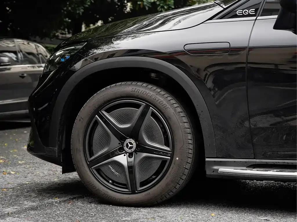 Mercedes-Benz EQE SUV — фото 9