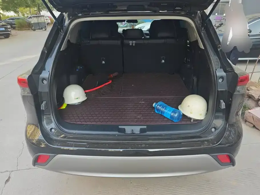 Toyota Highlander — фото 10