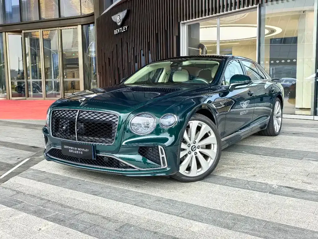 Bentley Flying Spur PHEV — фото 1