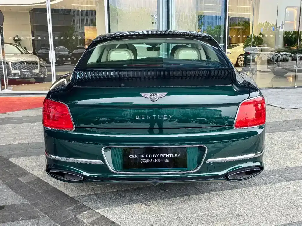 Bentley Flying Spur PHEV — фото 3