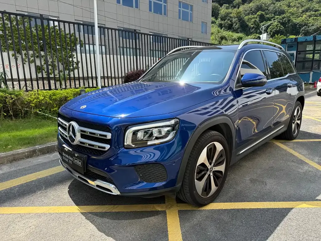 Mercedes-Benz GLB — фото 1