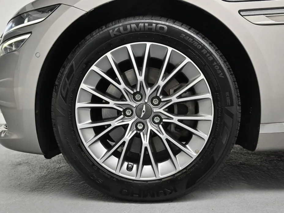 Genesis G80 — фото 10