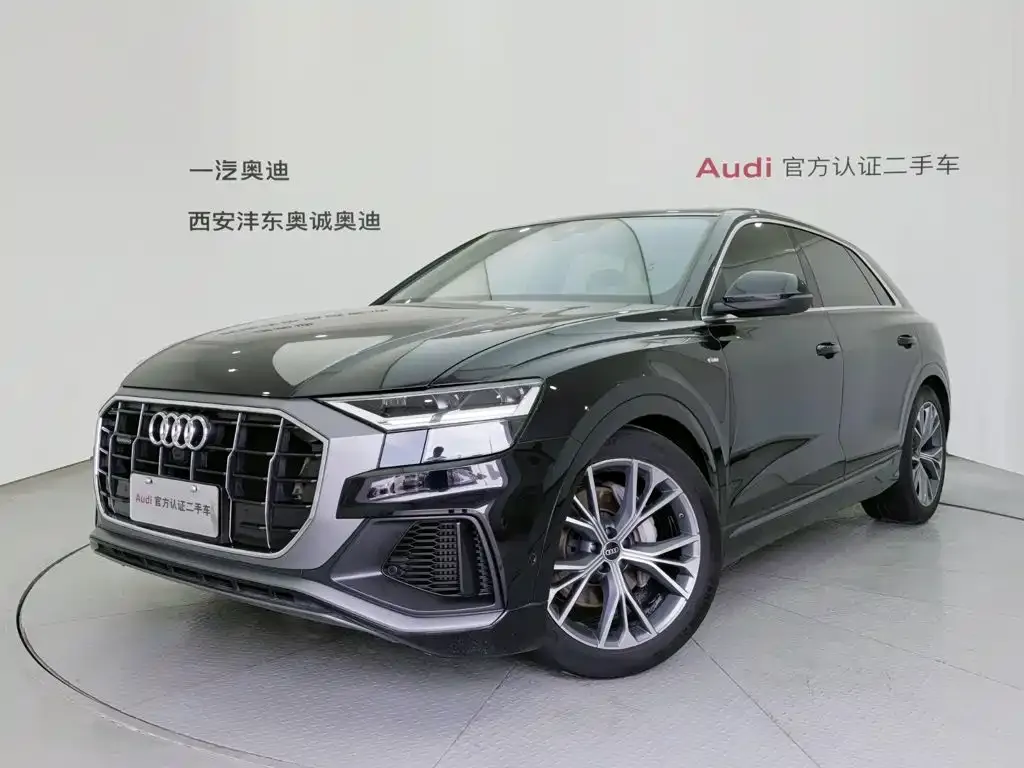 Audi Q8 — фото 1