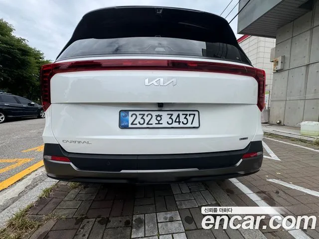 Kia Carnival — фото 10