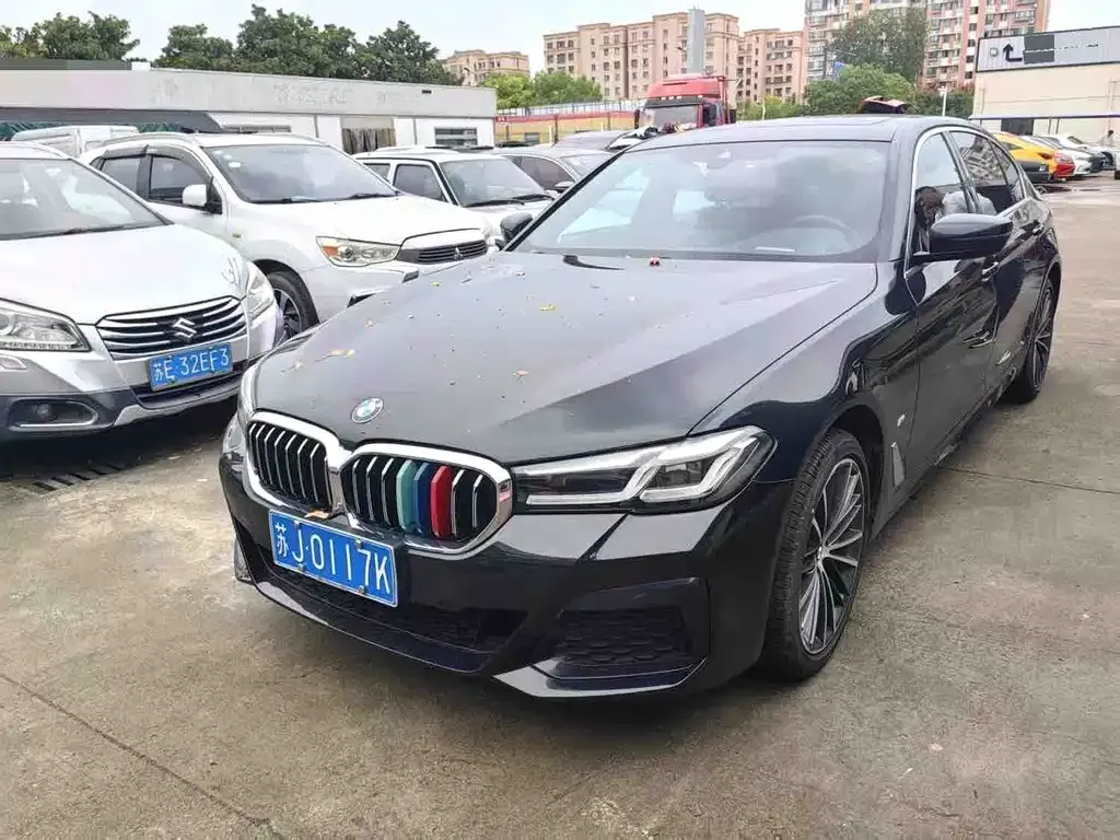 BMW 5 Series — фото 1